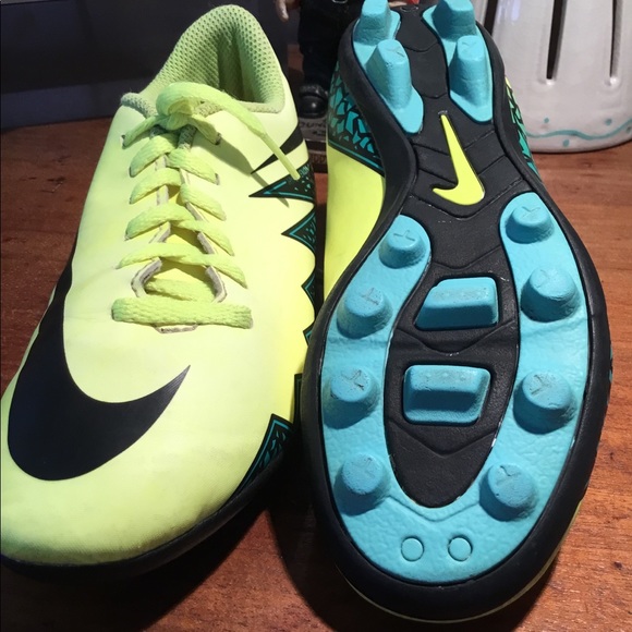 ❤️SOLD❤️⚽️ Nike Soccer Cleats ⚡️ - Picture 2 of 2